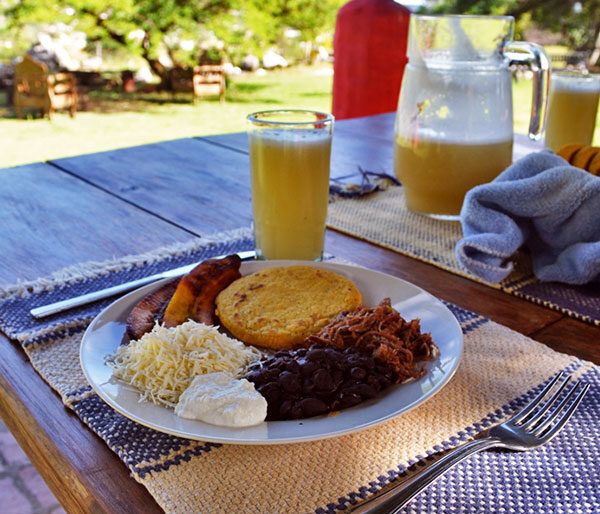 Sabores criollos desayuno en La Cepa